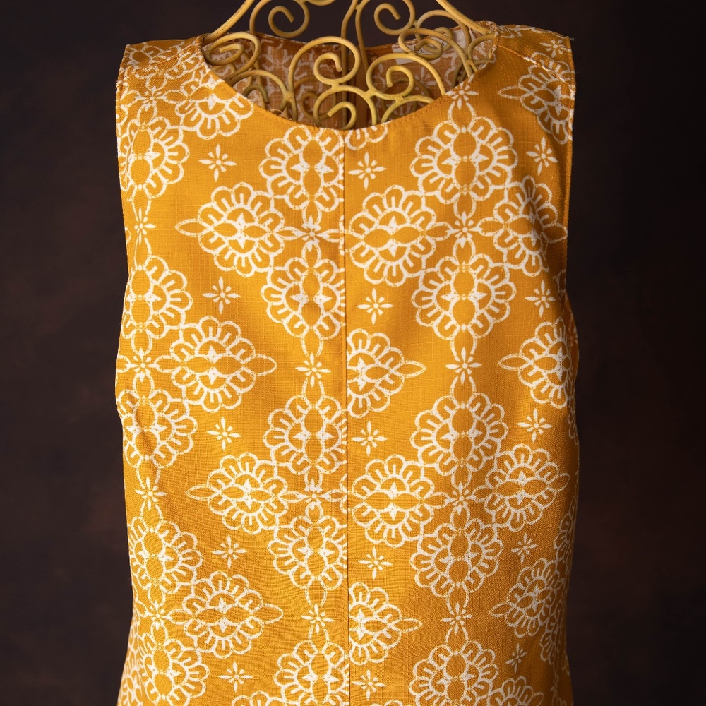 Sleeveless Blouse (S)